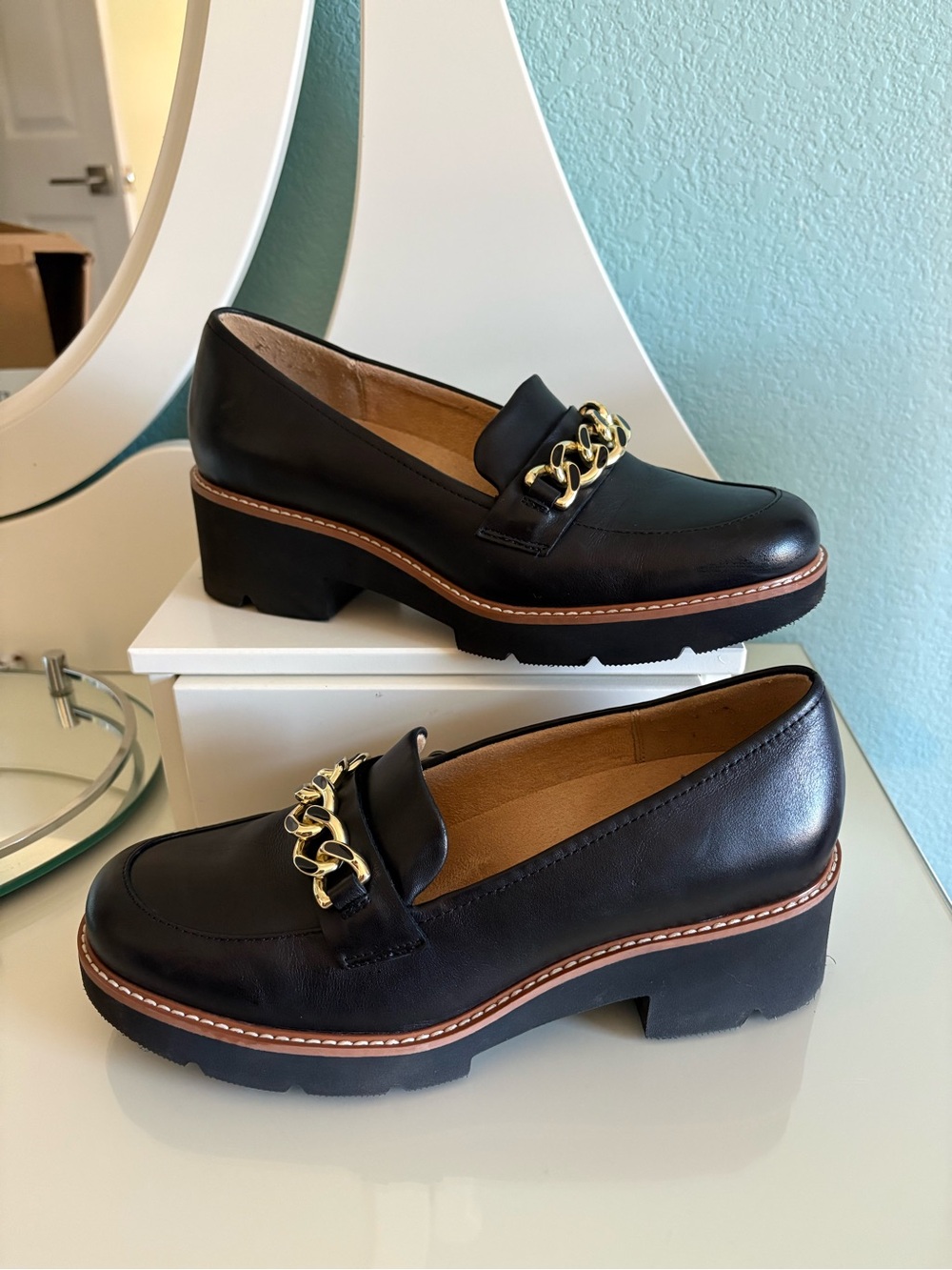 Naturalizer Desi Chain Lug Sole Loafers